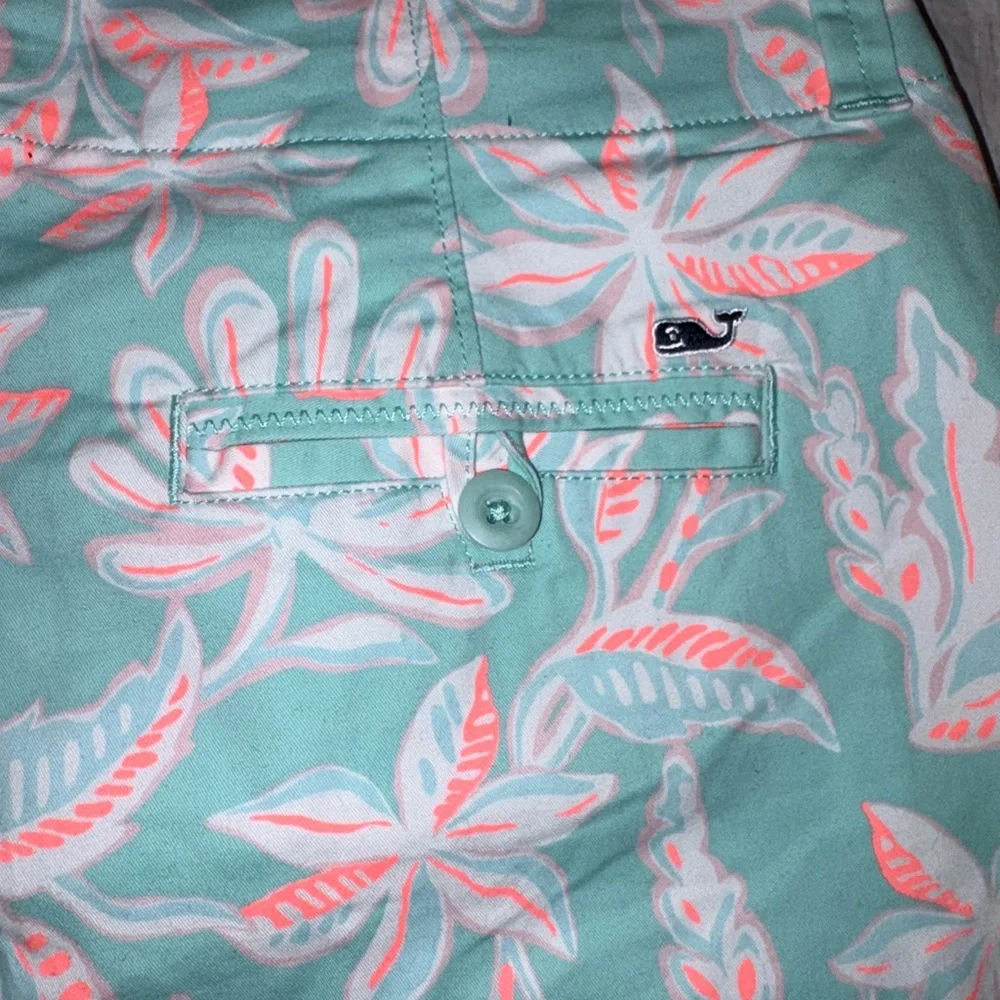 Vineyard Vines Women's 3 1/2 Inch casual shorts Island Paradise print 8 - Picture 6 of 6